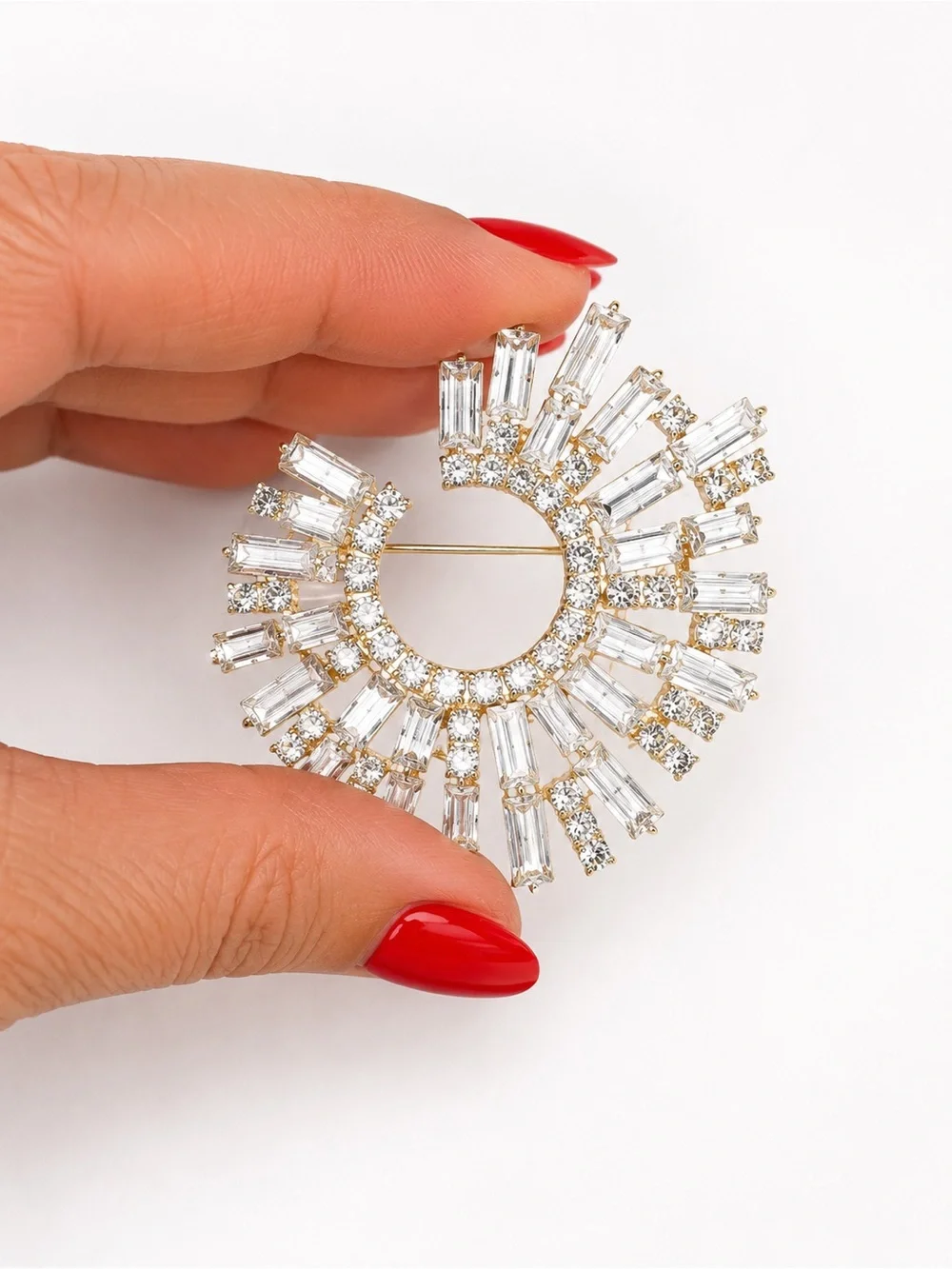 New Rhinestone Sunburst Circle Brooch Pin – Crystal Statement – Gold Tone‎